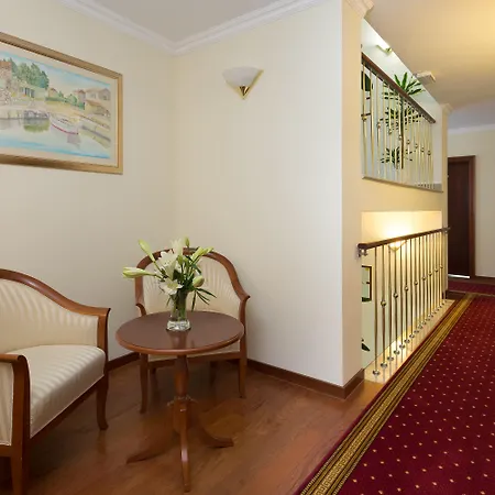 Bacchus Hotel 4*