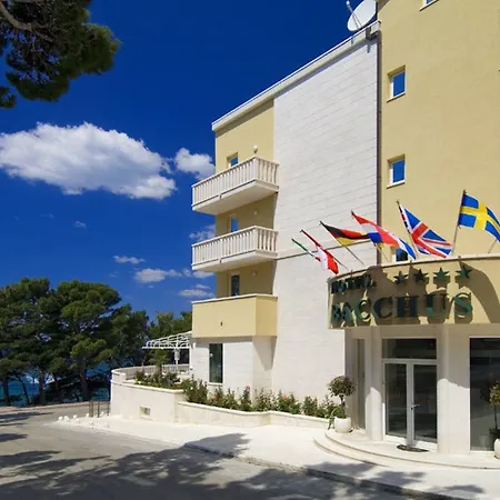 Hotel Bacchus