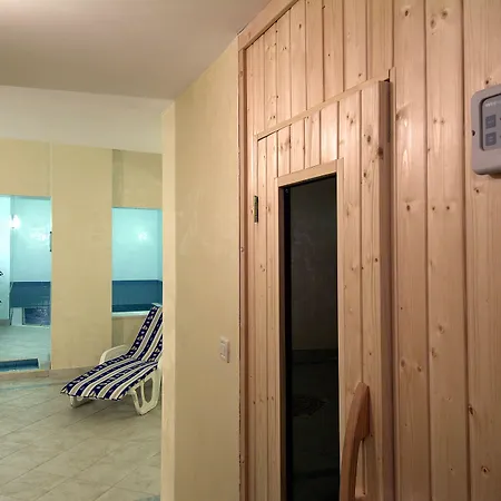 فندق Bacchus 4*