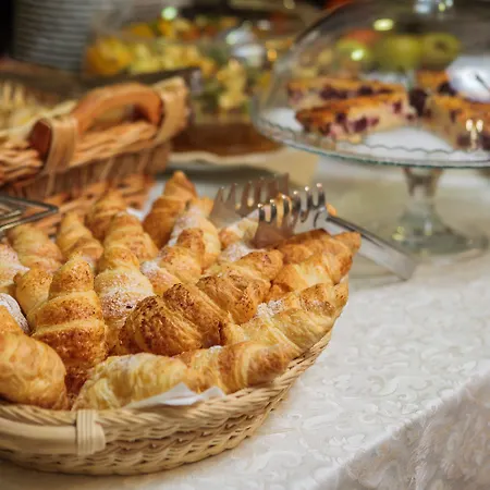 Bacchus Hotel Baska Voda