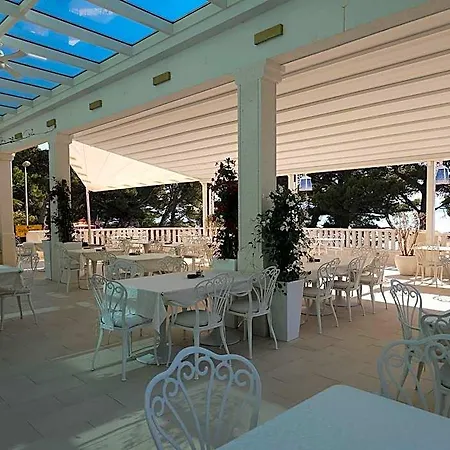 Bacchus Hotel